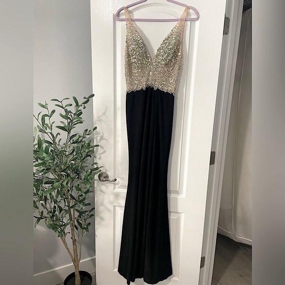 JVN by Jovani, Size 2, Black, Beaded Bodice Full Length Formal/Prom Dress - Picture 4 of 8